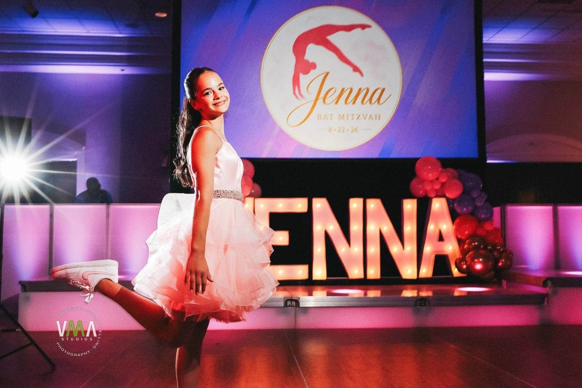 Jenna's Bat Mitzvah: her JENNA marquee, logo on the screen and ATG's LED dance boxes