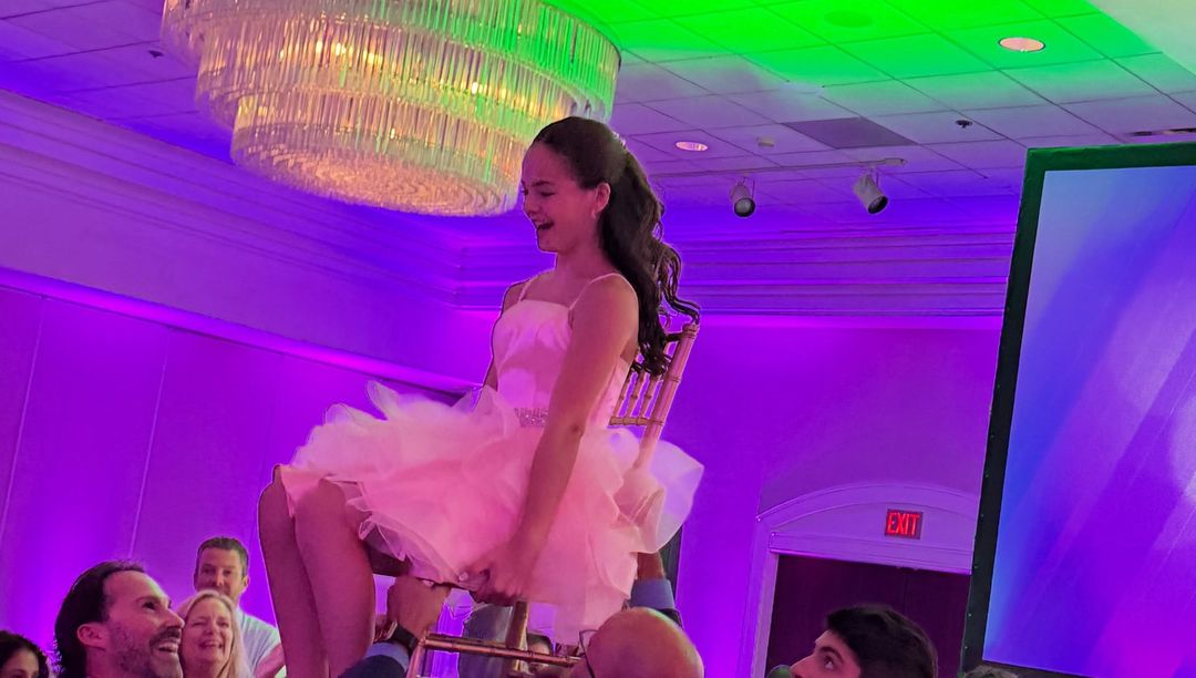 Bat Mitzvah at Charlotte Marriott City Center: ATG DJ, lighting, dance boxes and screen