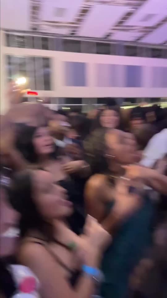 Homecoming dance with CO2 blasts and the classic booth