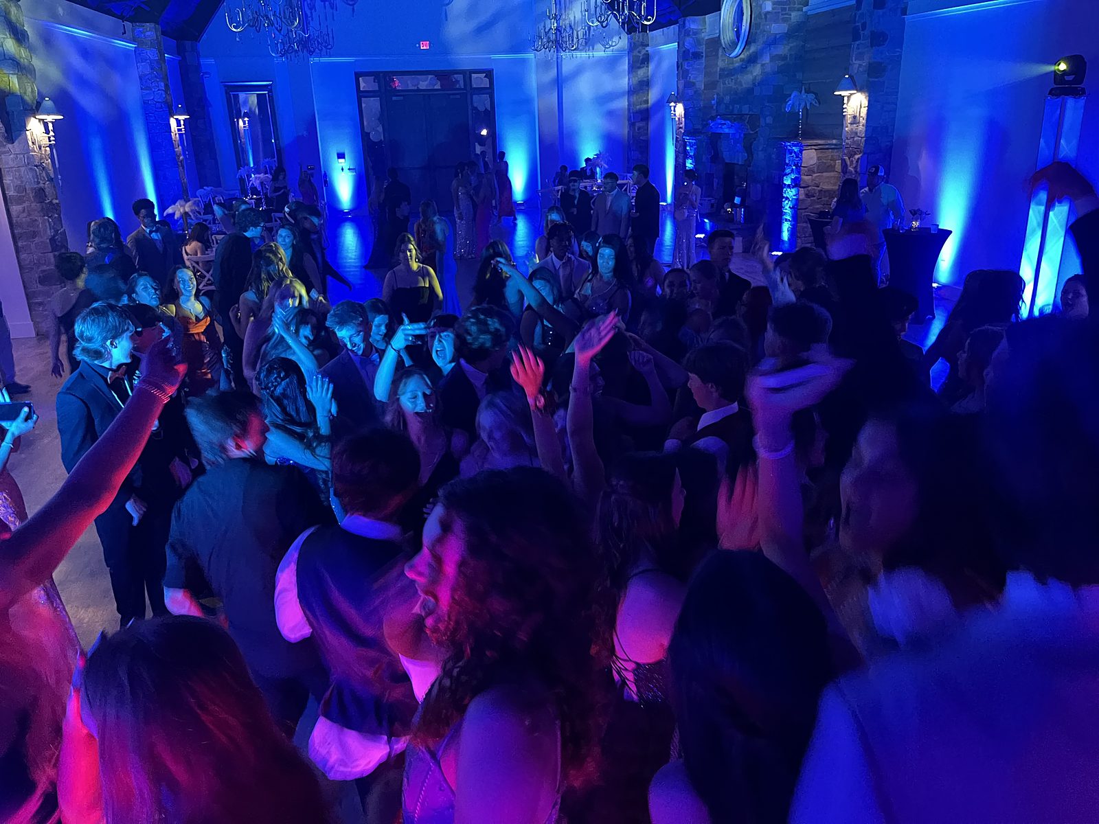Blue uplighting and a full dance floor at DuGaren